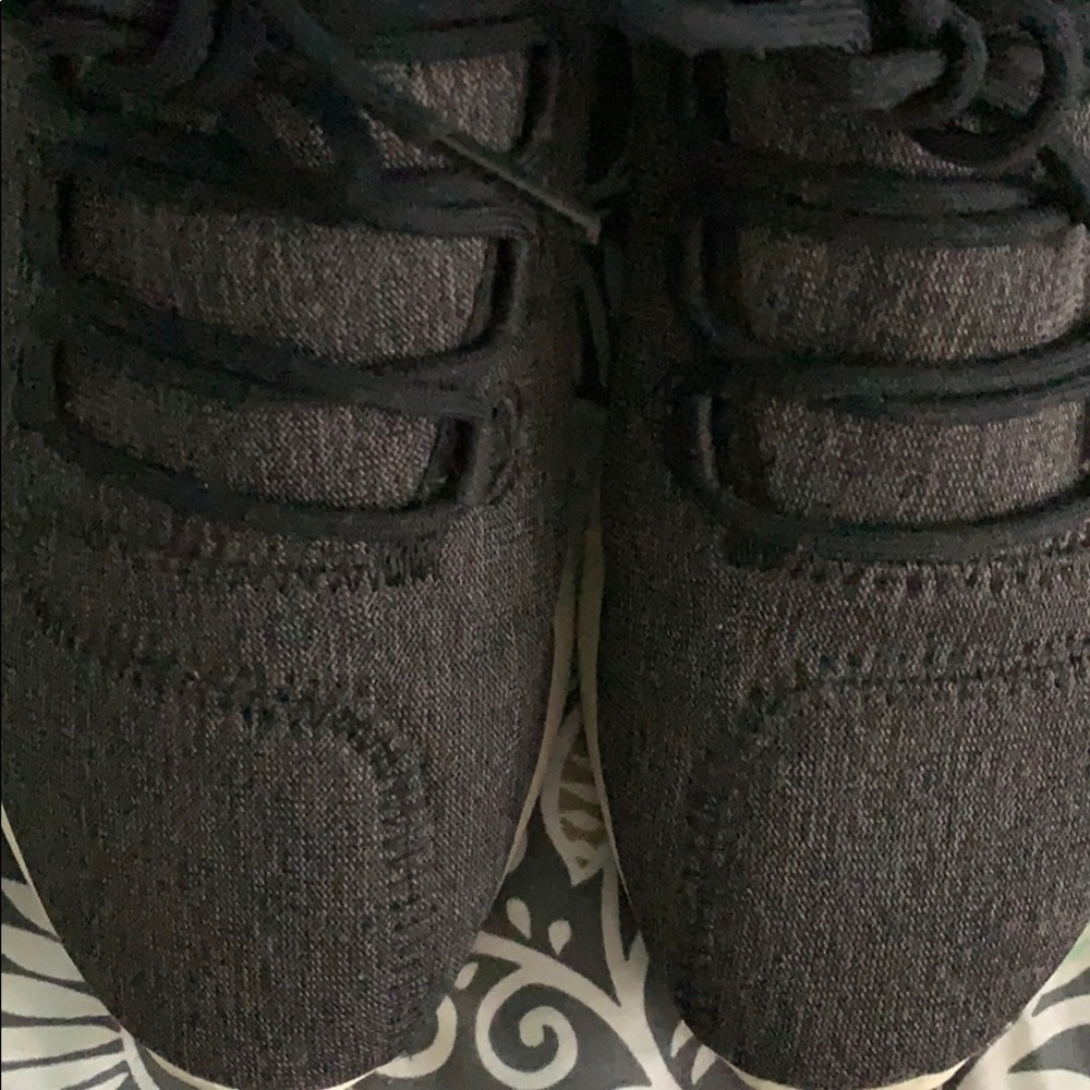 Adidas - Picture 4 of 4